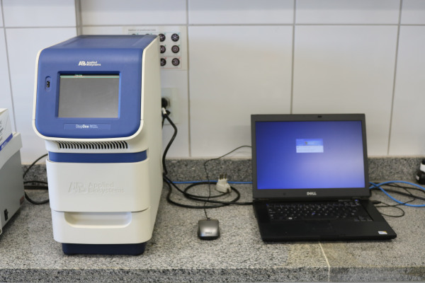 Sistema RP PCR marca Applied Biosystems